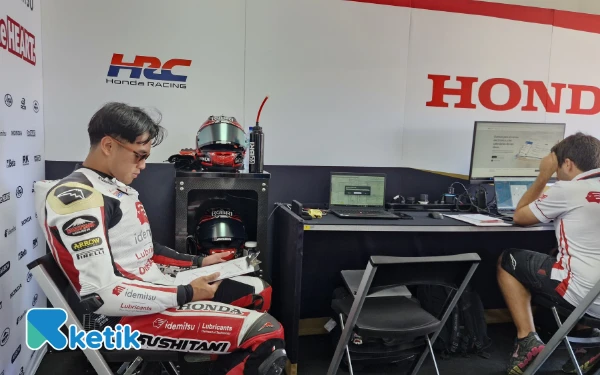 Thumbnail Berita - Hasil Practice Moto2 Mandalika: Gonzales Unggul, Mario Aji Urutan 23