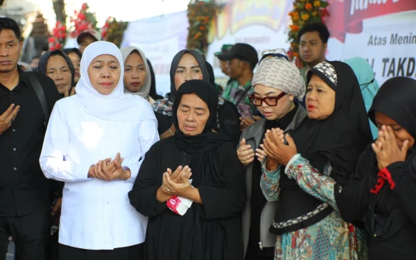 Thumbnail Pemakaman Atlet Naufal Al Bari di Gresik, Gubernur Khofifah: Dunia Olahraga Jatim dan Indonesia Kehilangan Putra Terbaik