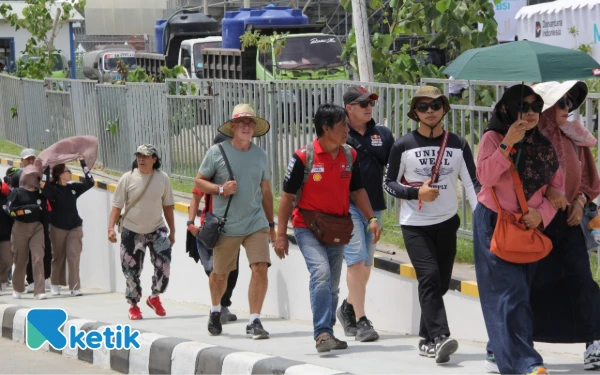 Thumbnail Berita - [FOTO] Kemeriahan GP Indonesia 2025 di Sirkuit Mandalika Hari Kedua, Sabtu 4 Oktober 2025