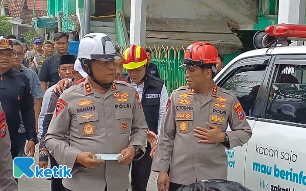 Thumbnail Berita - Polda Jatim Mulai Kumpulkan Bukti Ambruknya Ponpes Al Khoziny, Libatkan Ahli Konstruksi