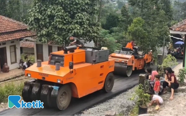 Thumbnail DPUPR Kabupaten Lebak Terima 17 Program Bangun Jalan Desa Sejahtera