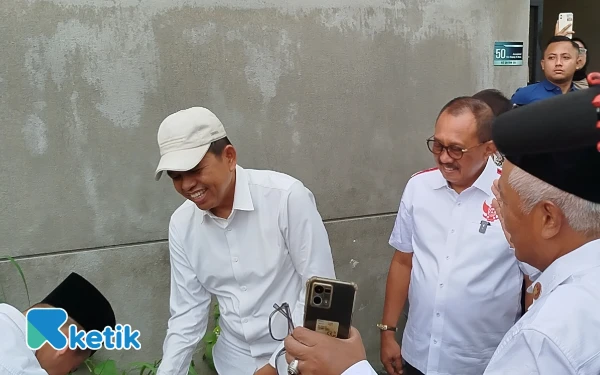 Thumbnail Temui Yai Mim dan Sahara di Malang, Kang Dedi Mulyadi Ajak Keduanya Berdamai