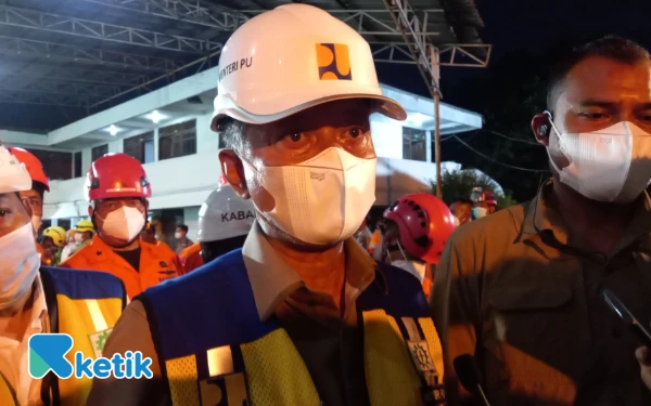 Thumbnail Berita - Tragedi Al Khoziny, Menteri PU Pastikan Evaluasi Seluruh Bangunan Ponpes