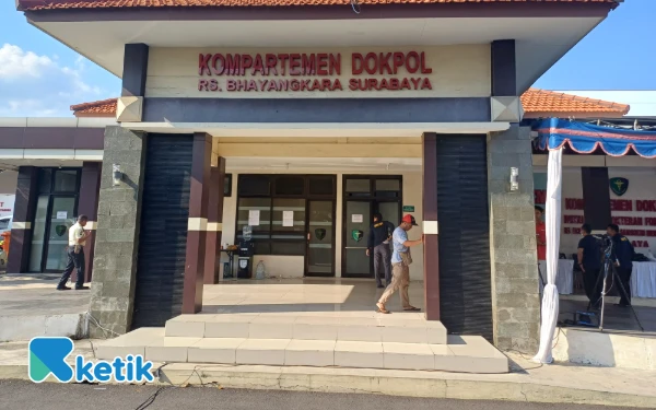 Thumbnail RS Bhayangkara Polda Jatim Terima 62 Kantong Jenazah Santri Al Khoziny