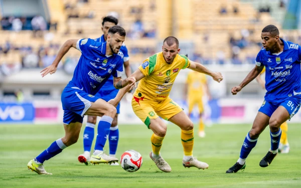 Thumbnail Mihailo Perovic Tak Kunjung Cetak Gol, Eduardo Perez Beri Tanggapan Santai