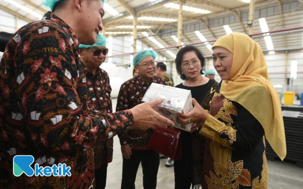 Thumbnail Berita - Resmikan Paper Mill dan Converting Unit 2 PT Sun Paper Source, Gubernur Khofifah: Bisa Serap 1.000 Lebih Tenaga Kerja