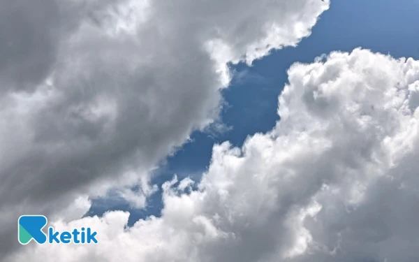 Thumbnail Cuaca Kota Surabaya 8 Oktober 2025 Diprakirakan Berawan, Kota Malang Berkabur