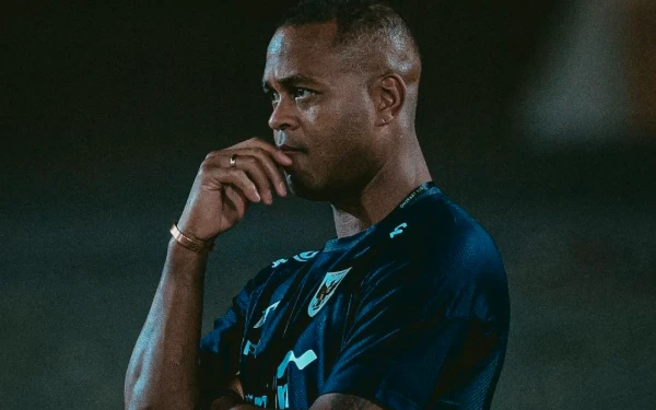 Thumbnail Jadwal Pertandingan Indonesia vs Arab Saudi, Patrick Kluivert Yakin Bawa Hasil Positif