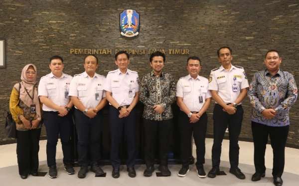 Thumbnail KAI dan Pemprov Jatim Bahas Sinergi Transportasi Multimoda dan Efisiensi Logistik