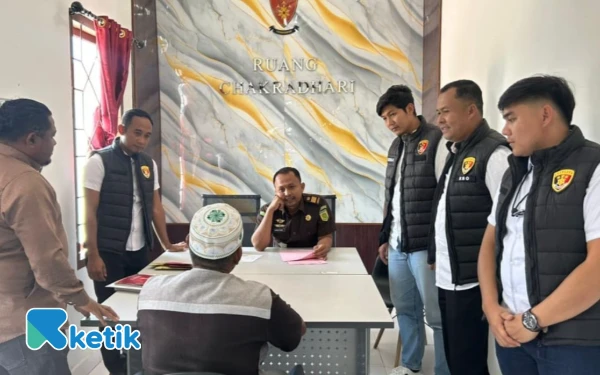 Thumbnail Berita - Polres Bener Meriah Serahkan Tersangka dan Barang Bukti Kasus BBM Bersubsidi ke Kejaksaan