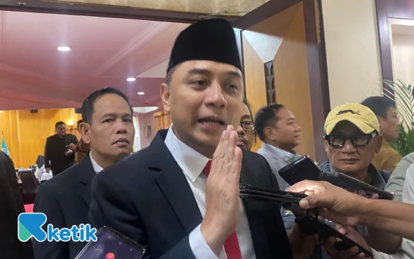 Thumbnail Lampu Kota Lama Surabaya Hilang Dicuri, Wali Kota Eri: Ayo Jogo Bareng Aset Kota!