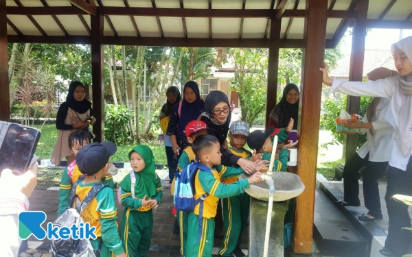 Thumbnail Berita - Bunda PAUD Lebak Edukasi Anak-Anak tentang Pentingnya Makan Sayur