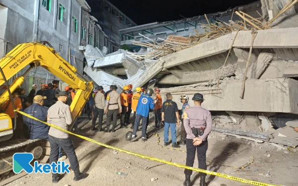 Thumbnail Keluarga Korban Ponpes Al Khoziny Berharap Proses Hukum Terus Berjalan