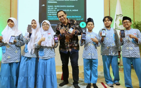 Thumbnail MI Al-Akbar Cetak 254 Digitalpreneur Muda di Pesantren Al-Yasmin