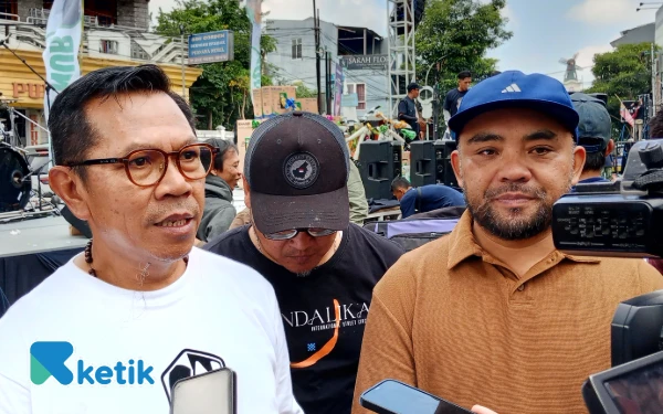 Thumbnail Wali Kota Batu Bahas Desentralisasi Sampah hingga Efisiensi Anggaran