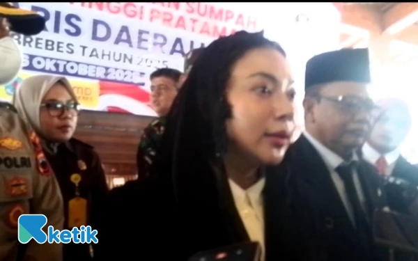 Thumbnail Berita - Warga Kini Bisa Laporkan Jalan Rusak Langsung ke Bupati Brebes, Begini Caranya