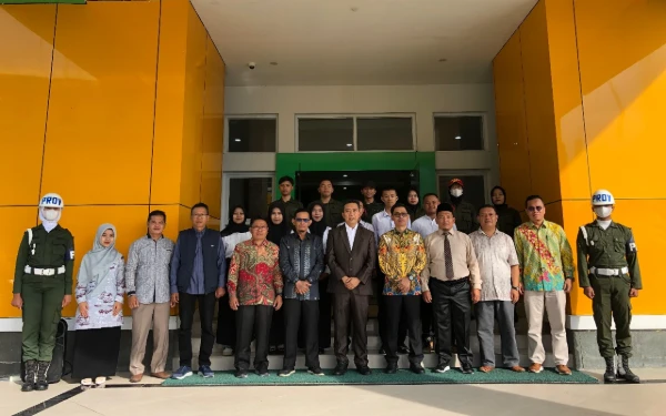 Thumbnail Berita - Rektor IAIN Kerinci Lepas Mahasiswa Terbaik ke Pradik Menwa di Universitas Merangin