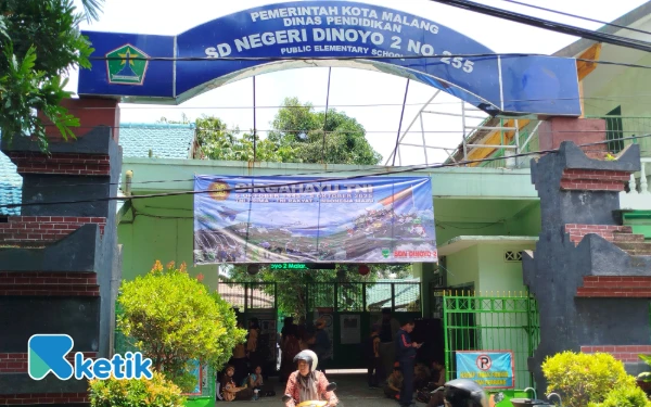 Thumbnail 492 Paket MBG di SDN Dinoyo 2 Malang Dikembalikan karena Basi