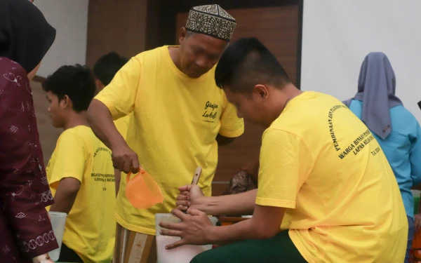 Thumbnail Berita - Bangun Jiwa Kemandirian, WBP di Kediri Dapat Latihan Membuat Sabun Ramah Lingkungan