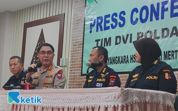 Thumbnail Tim DVI Polda Jatim Identifikasi 3 Jenazah, Sisa 14 Kantong Belum Teridentifikasi