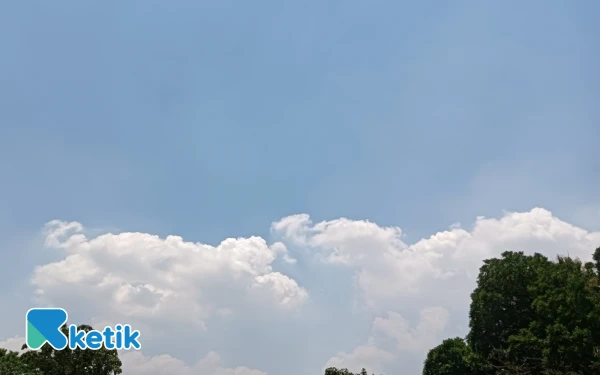 Thumbnail Cuaca Kota Surabaya 11 Oktober 2025 Diprakirakan Berawan, Begitu Juga Jember