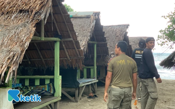 Thumbnail Berita - Satpol PP-WH Abdya Imbau Pengusaha Kafe di Pantai Jilbab Cegah Tindakan Asusila