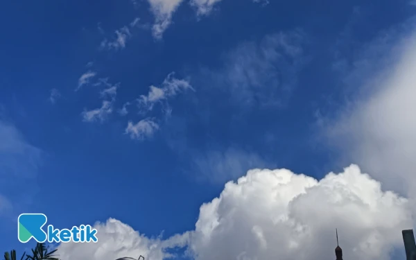 Thumbnail Cuaca Kota Surabaya 12 Oktober 2025 Diprakirakan Berawan, Kota Batu Berkabut