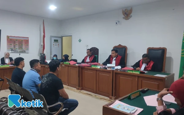 Thumbnail Mimpi Cepat Kaya Berujung Bui, Pria Serabutan di Palembang Jual Motor Demi Jadi Pengedar Sabu