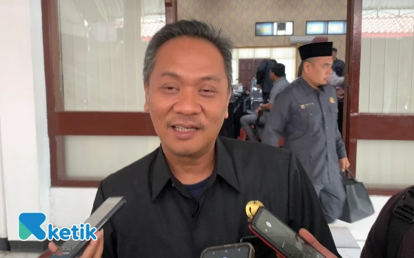 Thumbnail Berita - Banyak Pejabat Plt, Ketua DPRD Kota Blitar Sindir Wali Kota: Kebijakan Penempatan ASN Tak Bijak dan Kontraproduktif