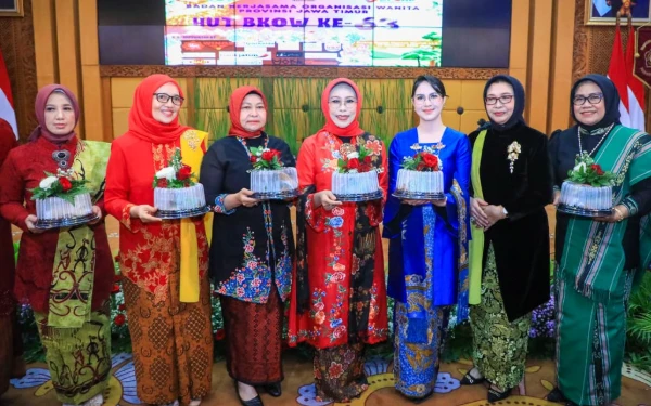 Thumbnail Arumi Bachsin Dorong BKOW Jatim Jadi Pilar Penguat Perempuan dan Ketahanan Keluarga