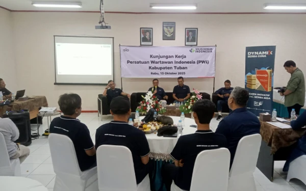 Thumbnail Berita - Kunker ke PT Solusi Bangun Indonesia, PWI Tuban Tinjau Produksi Semen hingga Lokasi Pemberdayaan Masyarakat