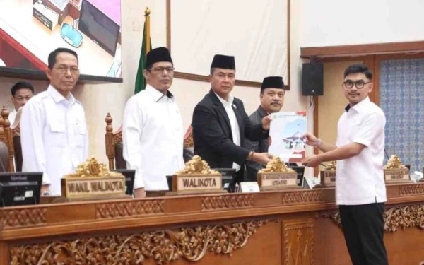 Thumbnail Berita - DPRD Kota Batam Tetapkan 8 Usulan Ranperda Inisiatif Tahun 2026