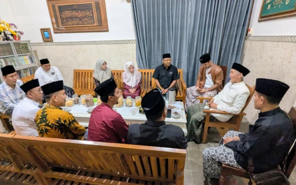 Thumbnail Berita - KPID Jatim Silaturahmi ke Ponpes Lirboyo Bahas Siaran Kontroversial Trans7