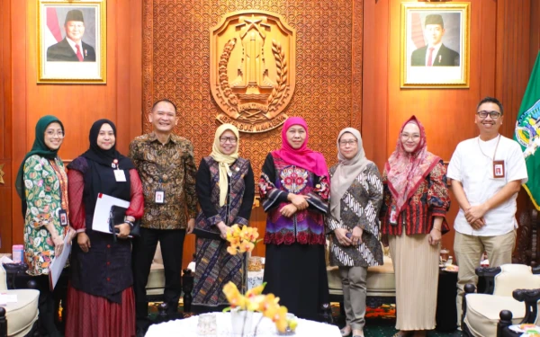 Thumbnail Gubernur Khofifah Dukung FinExpo dan IISF 2025 Bersama OJK Jatim