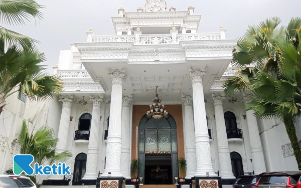 Thumbnail Grand Palace Hotel Kota Malang, Sensasi Menginap di Kerajaan Romawi dengan Arsitektur Khas Yunani