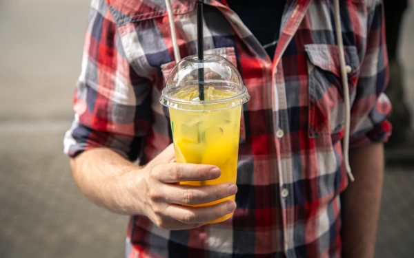 Thumbnail Minum Es Bikin Batuk, Mitos atau Fakta?