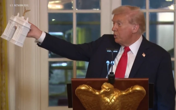 Thumbnail Donald Trump Bakal Bangun ‘Arch de Trump’ di Washington DC, Saingi Arc de Triomphe Paris?