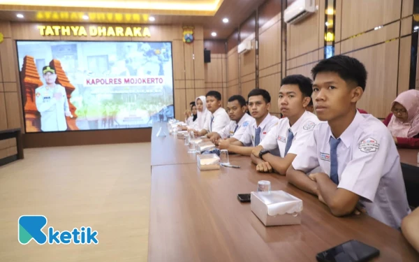 Thumbnail Berita - Antusiasme Pelajar Ikuti Lomba Cerdas Cermat dan Duta Kamtibmas Polres Mojokerto