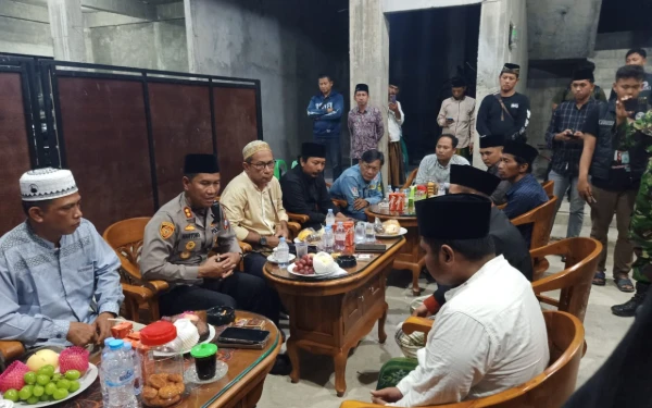 Thumbnail Berita - Ponpes Miftahul Ulum Lepelle Sampang Minta Chairul Tanjung Minta Maaf Langsung