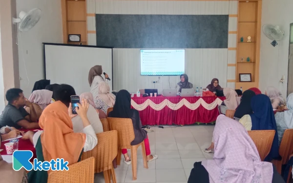 Thumbnail Berita - Dinkes Simeulue Tegaskan Standar Keamanan Pangan, Petugas SPPG Wajib Miliki Sertifikat Penjamah Makanan