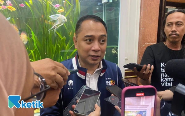 Thumbnail Respons Keluhan Warga Soal Penutupan Jalan Hajatan, Eri Cahyadi Siapkan Aturan Batas Izin Tenda