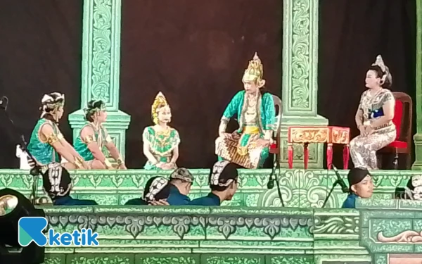 Kades Ngrance Tulungagung Harap Turun Hujan Usai Ketoprak Siswo Budoyo Tampil Depan Ribuan Penonton