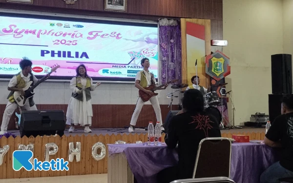 Thumbnail SMK Negeri 1 Surabaya Sukses Gelar Symphoria Fest 2025, Lomba Band Se-Gerbang Kertasusila