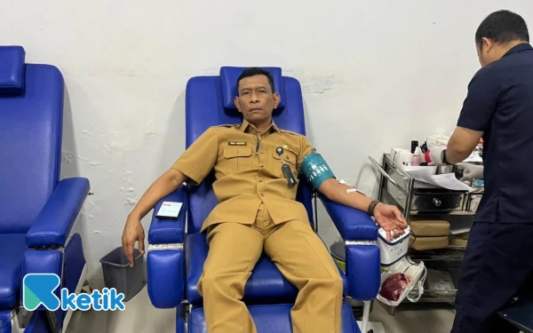 Thumbnail Berita - Jadi Inspirasi, Sekda Lebak Budi Santoso Tunjukkan Kepedulian dengan Donor Darah