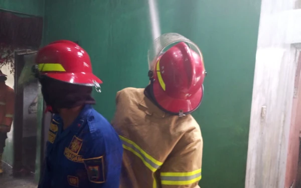 Thumbnail Berita - Rokok Picu Kebakaran Rumah di Bojongnangka Pemalang, Kerugian Capai Rp50 Juta