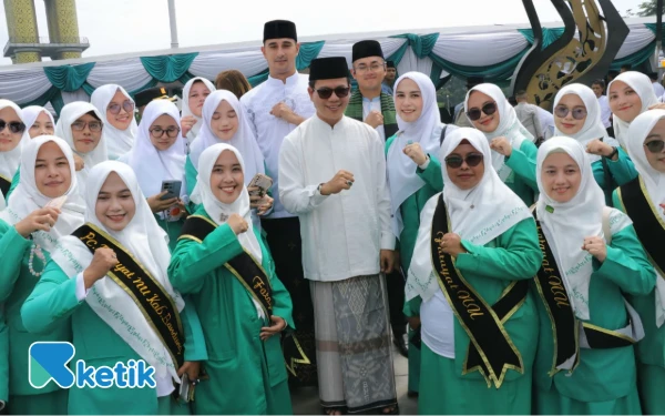 Thumbnail Berita - Peringati HSN, Bupati Kang DS Dukung Pesantren dan Para Kiai dalam Pembentukan Karakter, Akhlaq dan Adab Santri