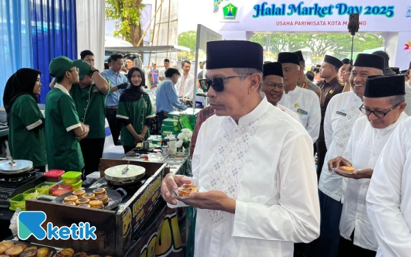 Thumbnail Santri Unjuk Gigi! Halal Market Day di Balai Kota Malang Buktikan Pesantren Juga Jago UMKM
