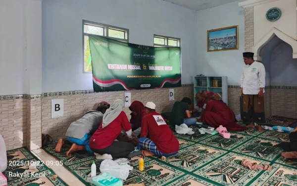 Thumbnail Berita - NU Lenteng Barat Rayakan Hari Santri dengan Khitanan Massal Gratis