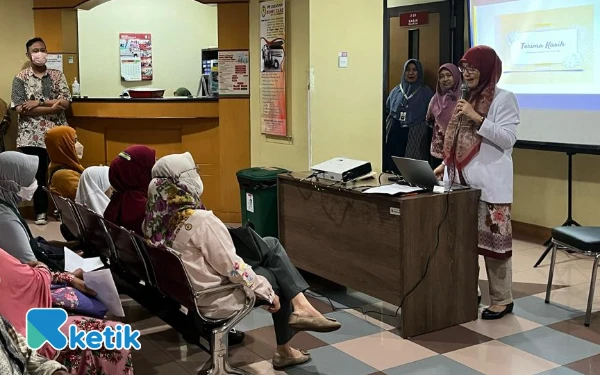 Thumbnail Berita - Banyak Lansia Alami Osteoartritis Lutut, Ini yang dilakukan Dosen FK Unusa