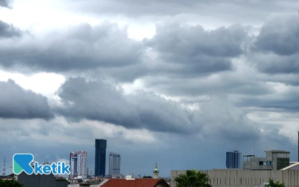 Thumbnail Cuaca Kota Surabaya 23 Oktober 2025 Diprakirakan Hujan Ringan, Kota Pasuruan Berawan